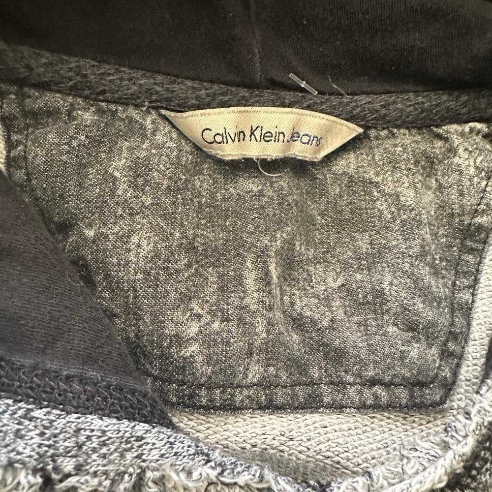 Men’s Pre Own As Is Calvin Klein Jeans Grey Hoodie Size M Medium pullover - Picture 2 of 4